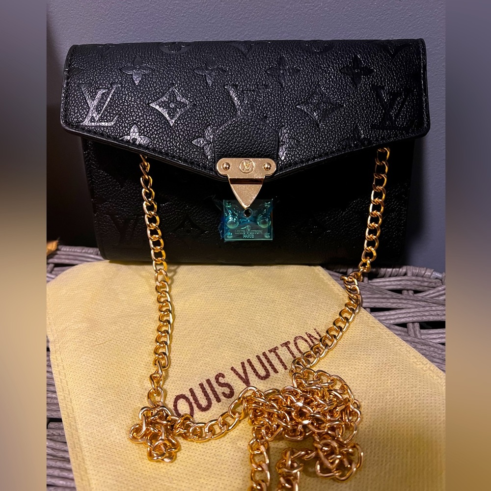Louis Vuitton purse
